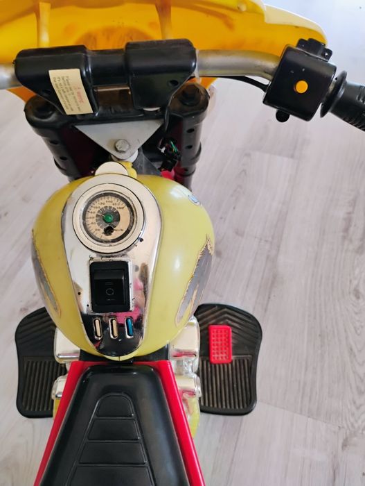 Sprzedam motorek dla dziecka 2 lub 3 letniego bez akumulatora