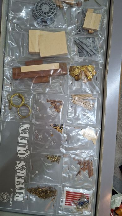 Kit novo selado constructo River s Queen