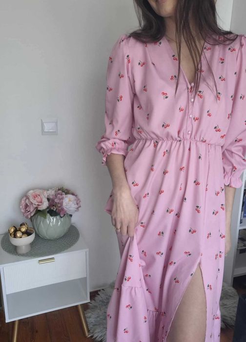 Sukienka różowa w wisienki NOWA bez metki