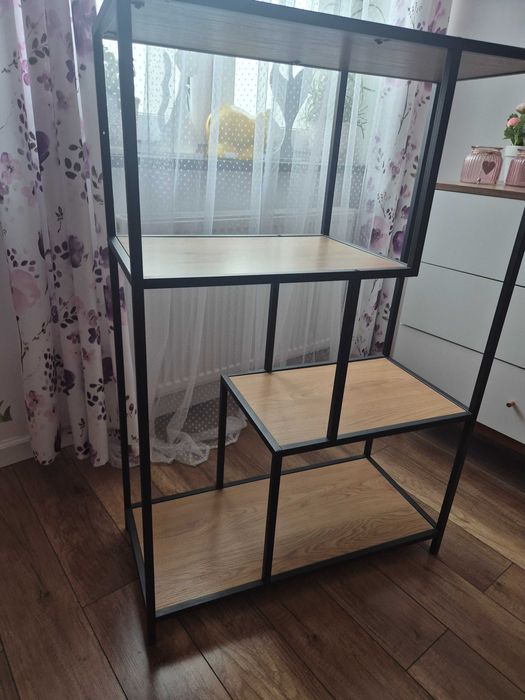 Sprzedam nieregularny regał
