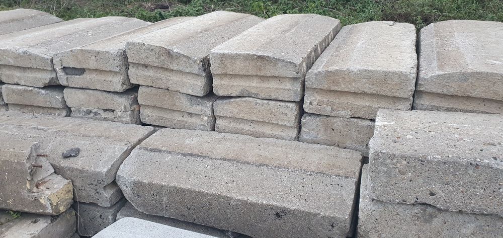 Krawężniki drogowe