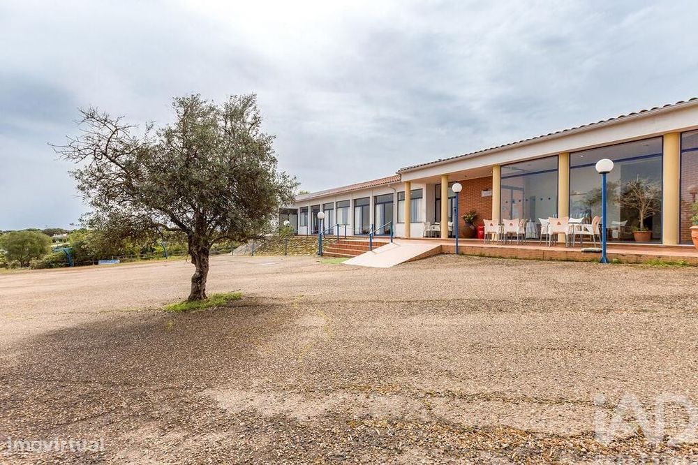 Restaurante em São Brás e São Lourenço de 670,00 m2