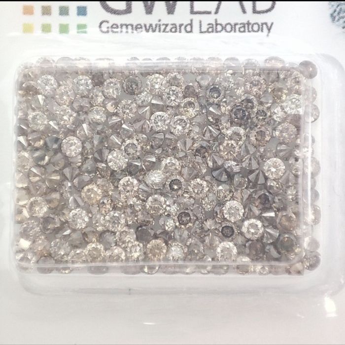 Lote de 236 Diamantes Naturais *Certificados* – 4,01 Quilates
