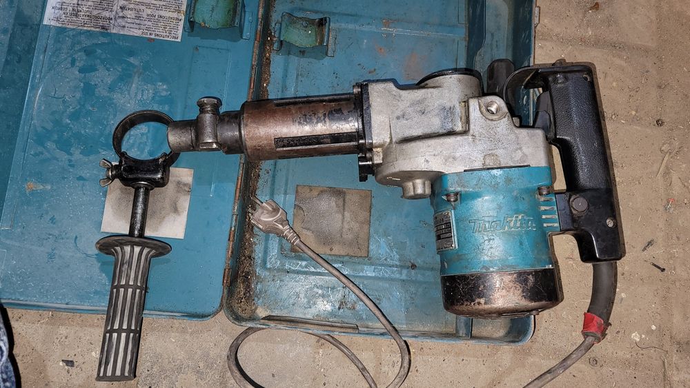 Перфератор Макіта Makita original HR3850B відбійник