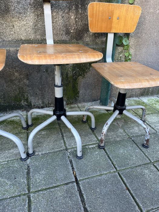 Cadeira industrial ajustável