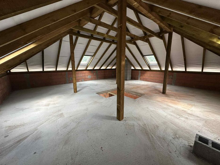 Dom w stanie surowym otwartym