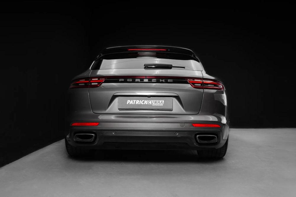 Porsche Panamera Sport Turismo 4 E-Hybrid