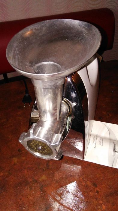 Продам електричну мясорубку