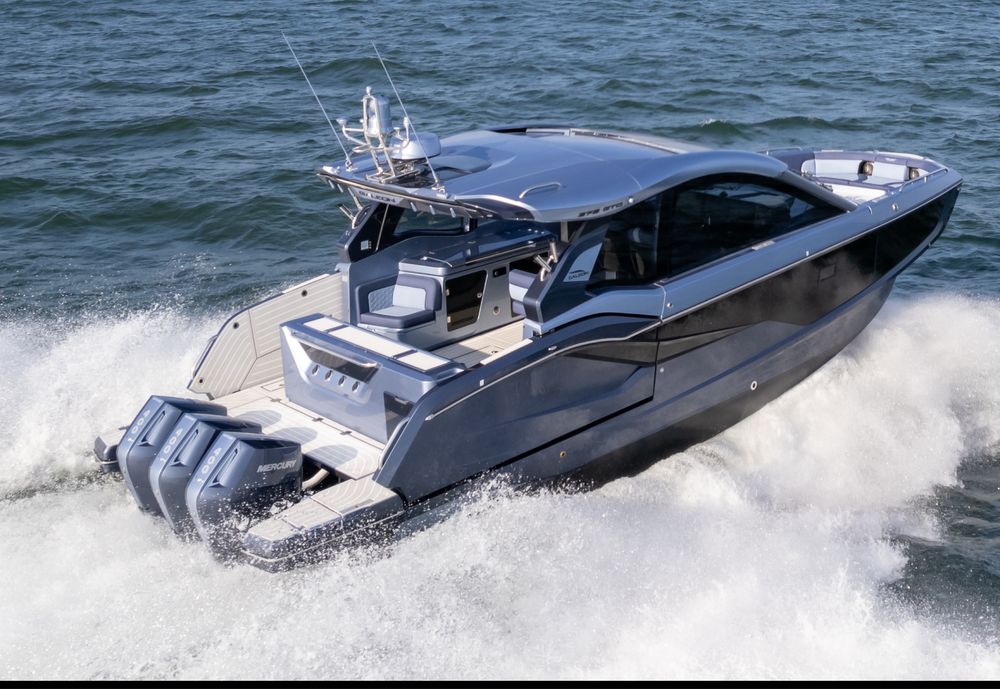 Моторная скоростная яхта Galeon 375 GTO