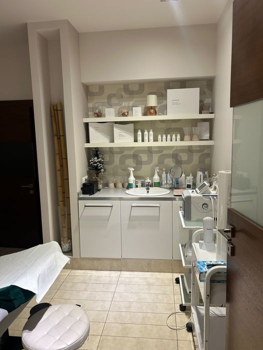 Odstąpie Salon kosmetyczny  140 m2 6 gabinetów W-wa Al.Wilanowska 89
