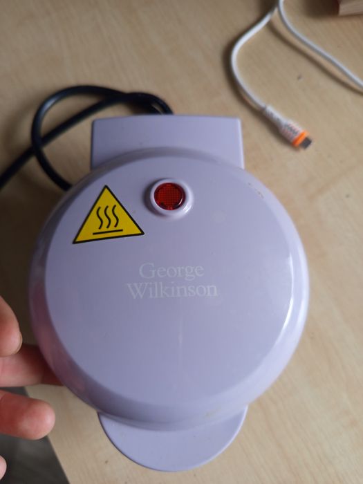 Вафельниця-міні 300грн