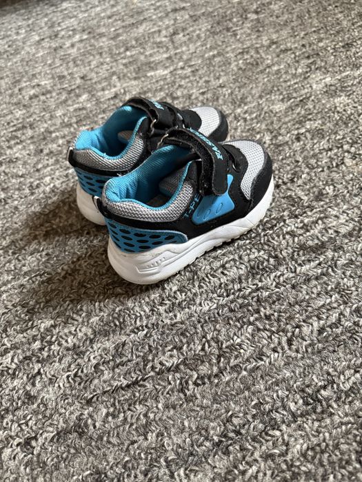 Дитячі кросівки