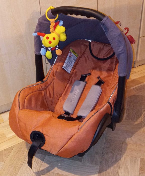 Fotelik samochodowy, nosidełko dla niemowląt 0-11 kg. Karwala. Lekkie