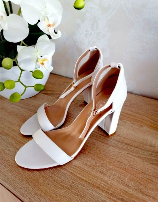 Eleganckie buty biale sandały słupek ślub cywilny 40