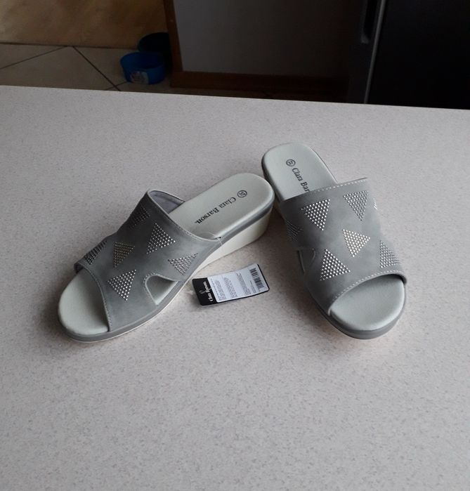 NOWE z metka klapki - roz. 37