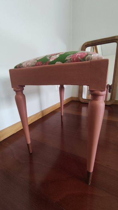 Banquetas e banco upcycled