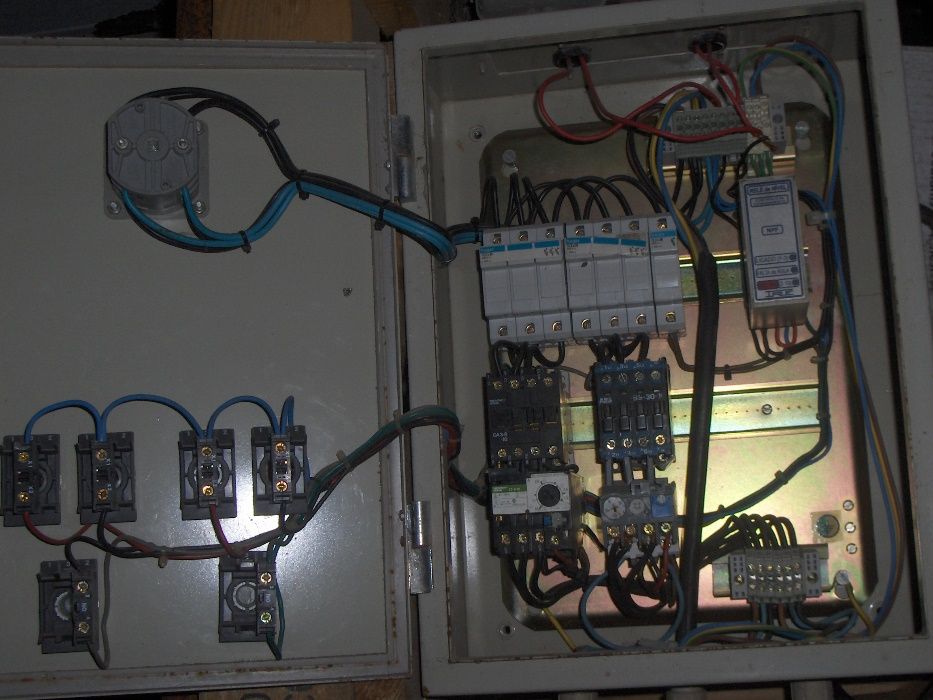 quadro GRUNDFOS sondas para 2 bombas trifásico,