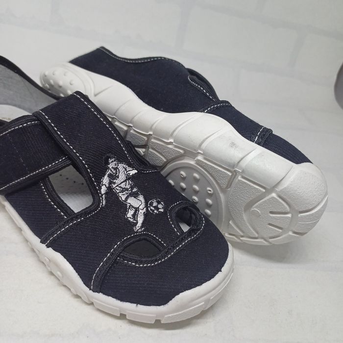 Nowe pantofle tenisówki roz 33