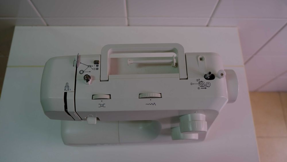 Máquina de Costura SilverCrest SNM 33 C1 Semi-Nova