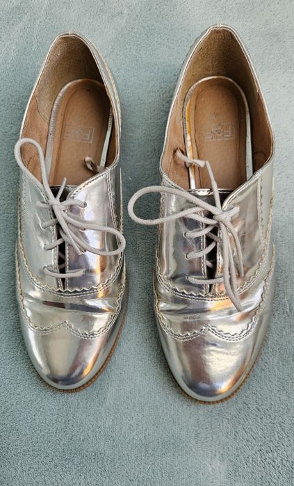 Buty srebrne rozm. 38