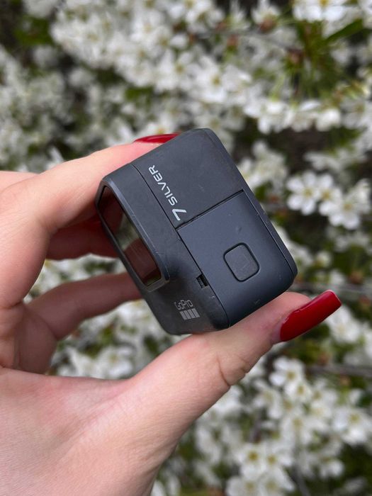 Екшн-камера GoPro Hero 7 silver з кейсом