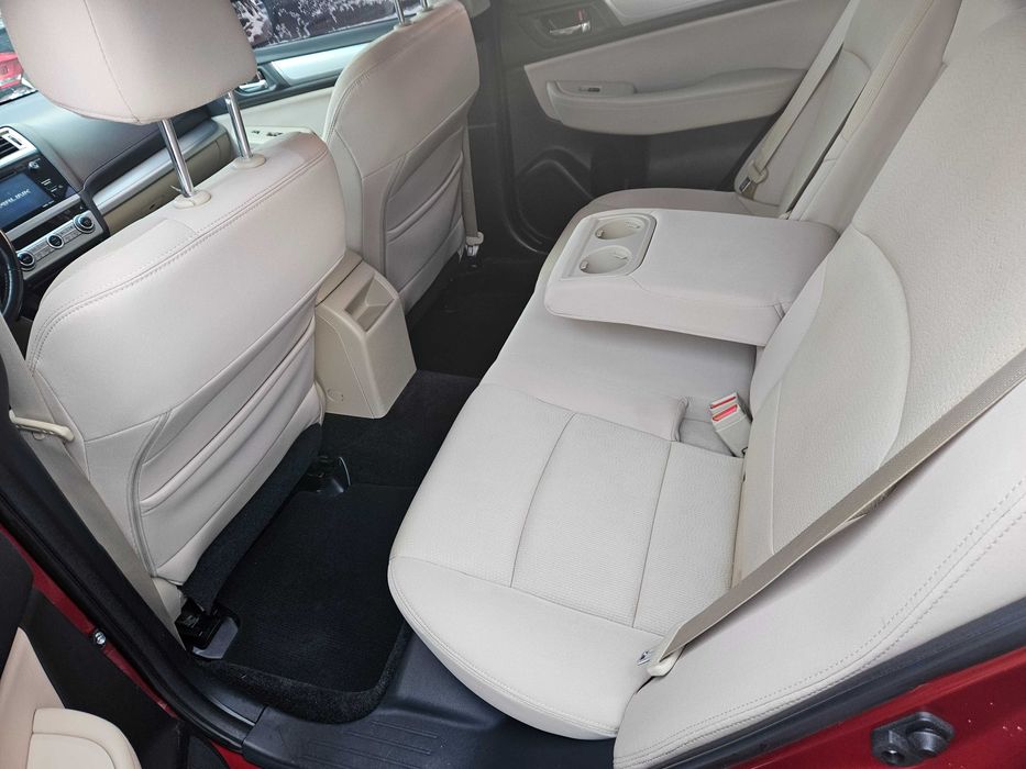 Subaru Legacy 2.5 бензин, АКПП полный привод.