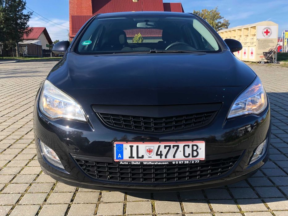OPEL ASTRA 2011 POJ. 1.4 BENZ.  serwis klima opłacony