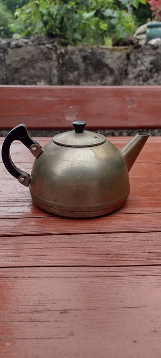 Czajniczek z metalu vintage