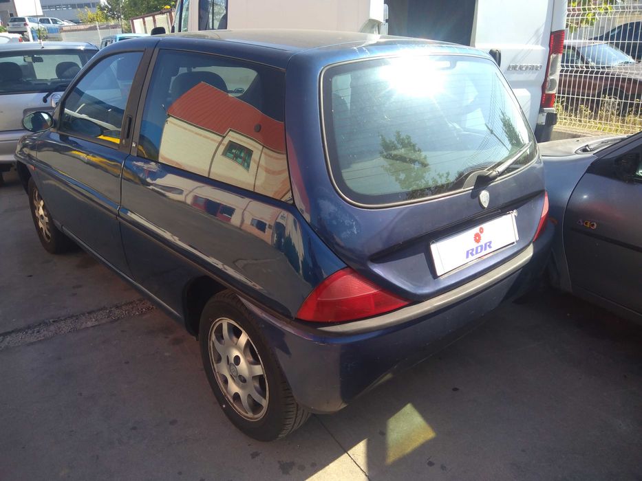 Lancia ypslion para peças