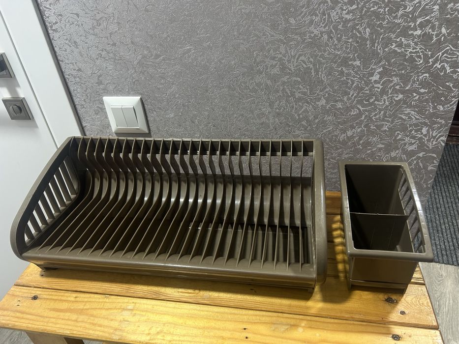 Етажерка стелаж деревʼяний ( в подарунок сушарка для посуду)