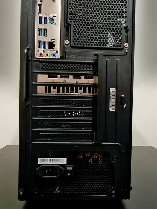 PC Gaming Ryzen 7 3700X / RX 6650 XT