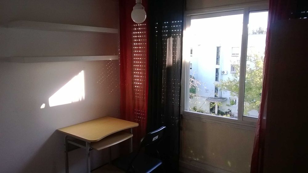 Quarto individual a estudante em Lisboa Carnide Colombo