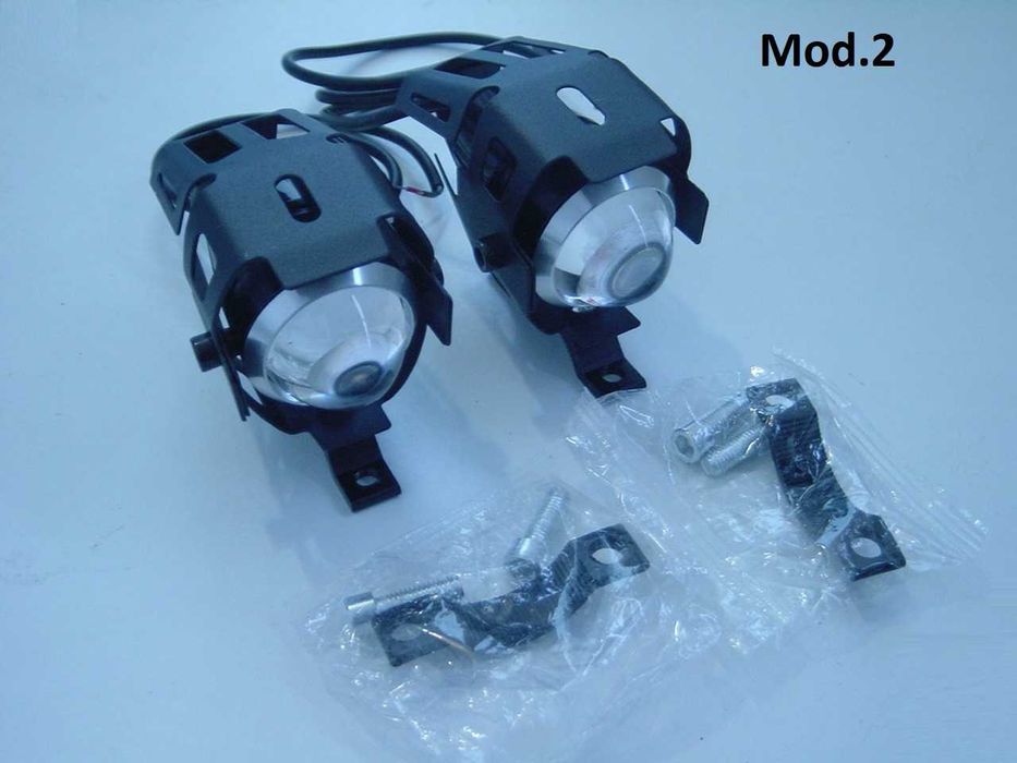 Faróis auxiliares LED com máximo, médio e strobe