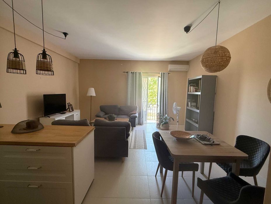 Apartamento T2 Renovado (Possibilidade T3) | 95 m² | Centro de Castro Marim | Mobilado