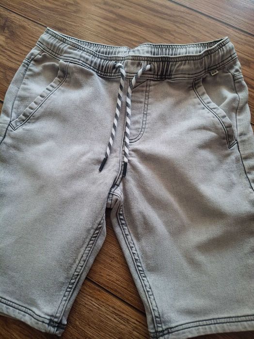 Spodenki typu jogger Cropp