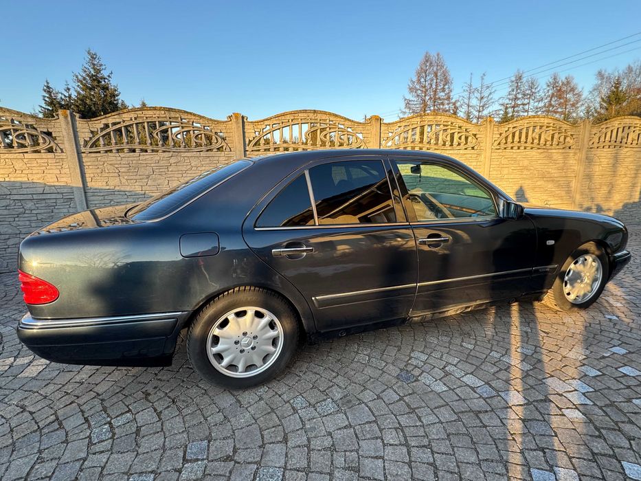 Mercedes W210 Sedan E-klasa 3.0 TD