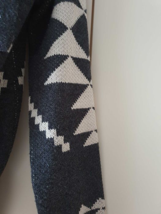 Ciepły nowy sweterek/kardigan Cubus w rozmiarze XS