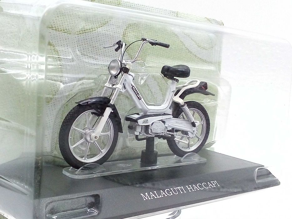 Motorower Malaguti Haccapi - skala 1:18 - Leo Models