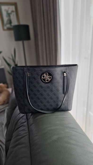 torba do ręki  Guess