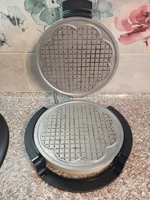 Електровафельниця Сластена