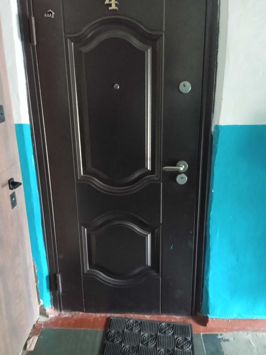 продам 2-х кімнатну квартиру в цетрі м. Старокостянтинів