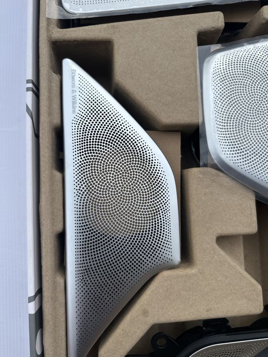 Bowers&Wilkins BMW G30 комплект сіток з підсвіткою декор салону