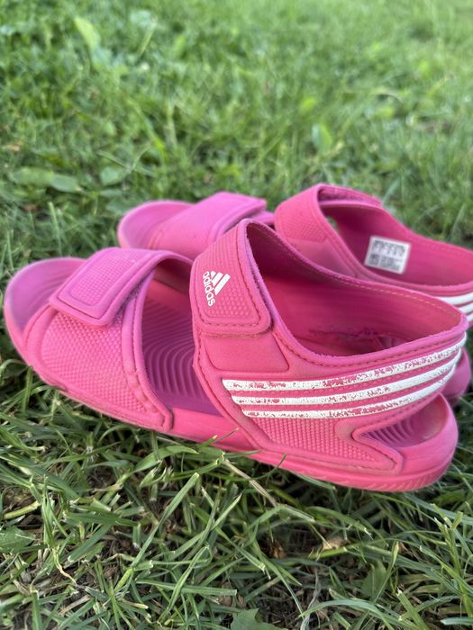 Босоніжки adidas 34розмір