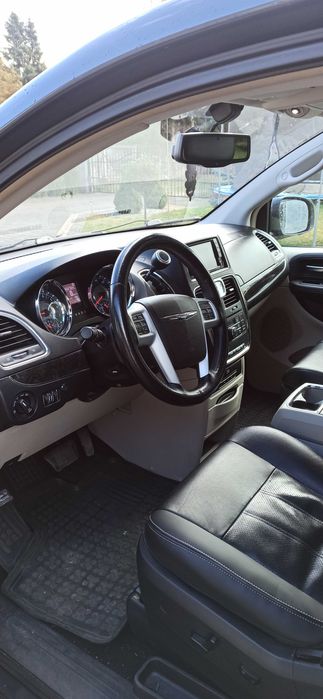 Chrysler Town & Country