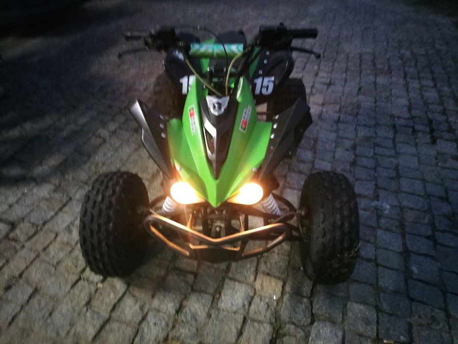 Moto4 de 110 CC para crianças até 16 anos