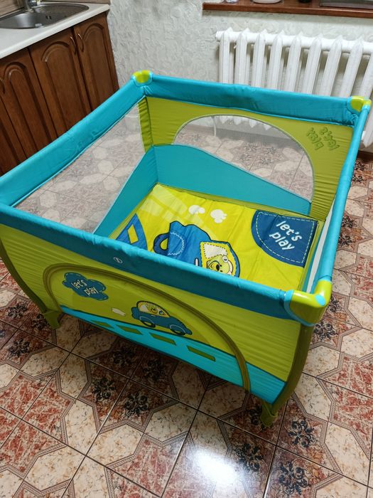 Продам дитячий манеж.