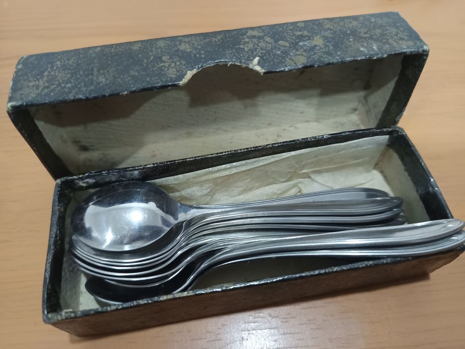 Várias loiças de cozinha