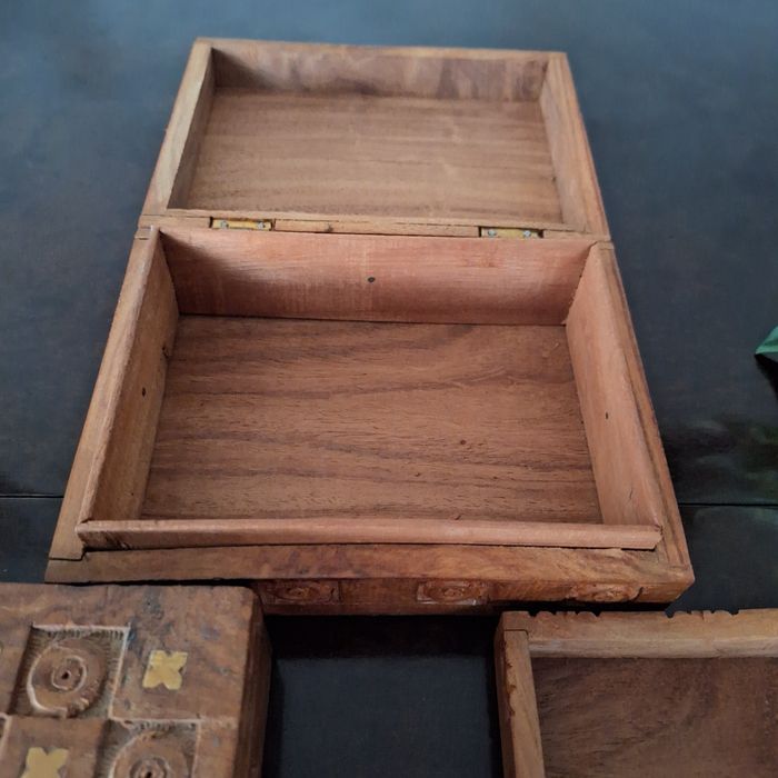 Trzy drewniane duńskie szkatułki