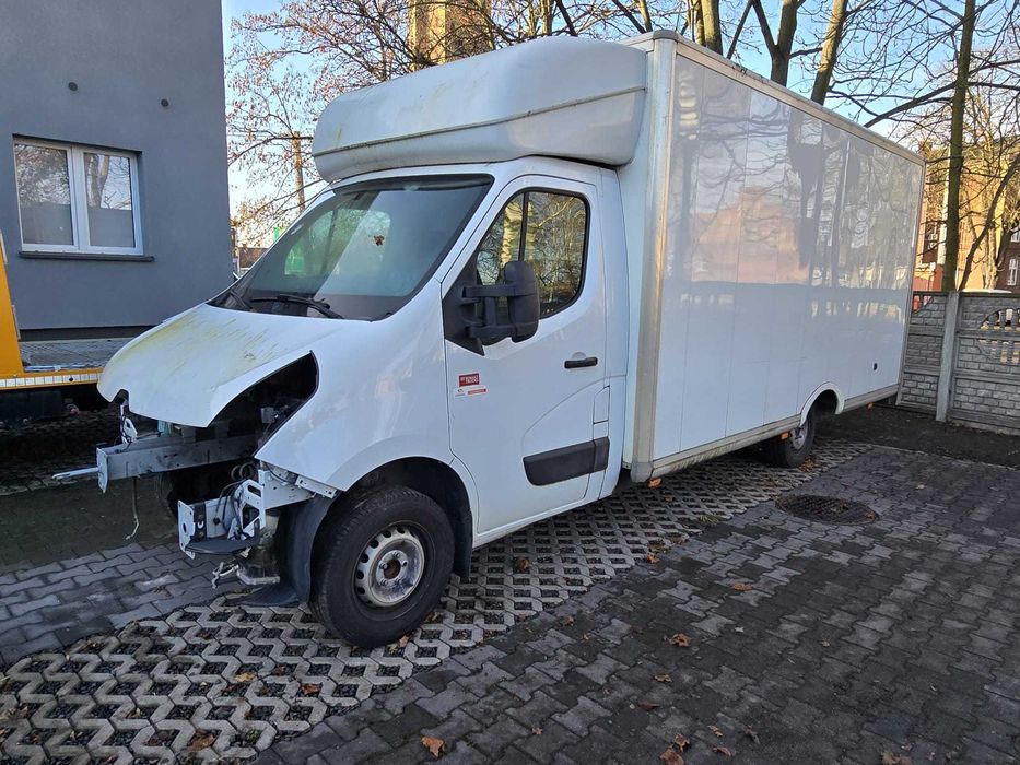 Renault Master rok 2018 uszkodzony