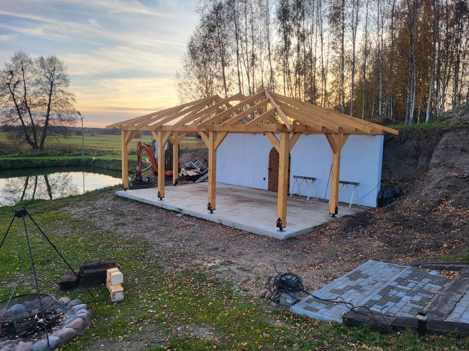 Konstrukcja Wiata na auta carport zdobiona lub gładka